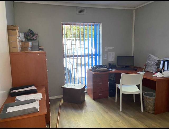 75M² OFFICE TO LET IN KIRSTENHOF